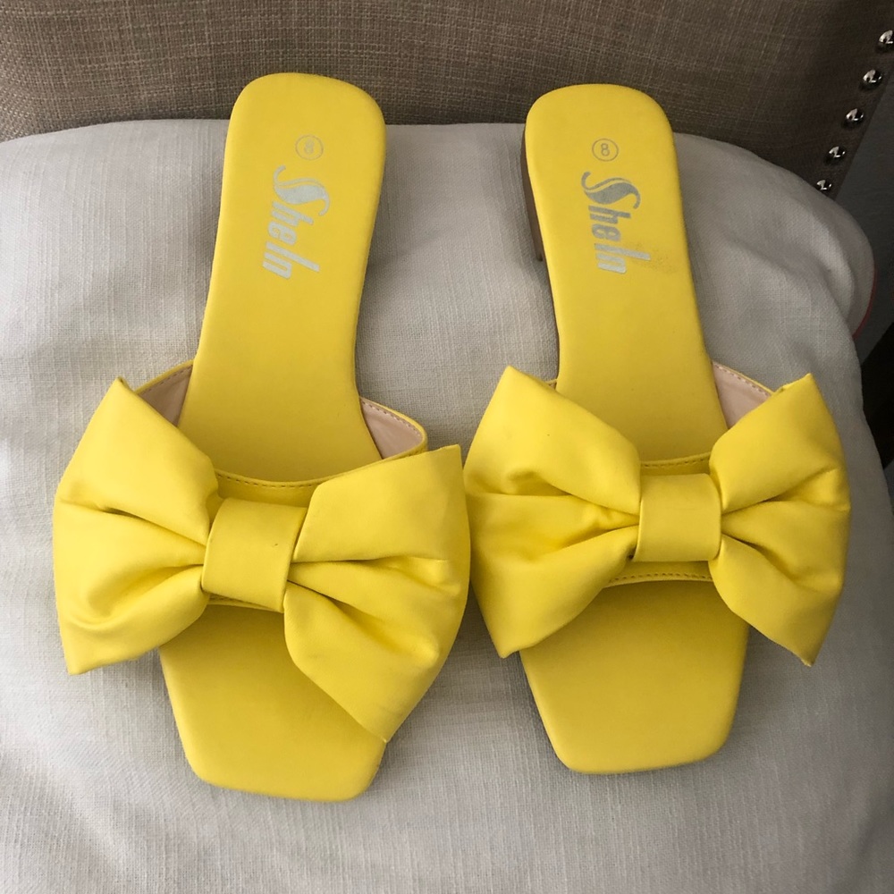 New pop up cute sandals